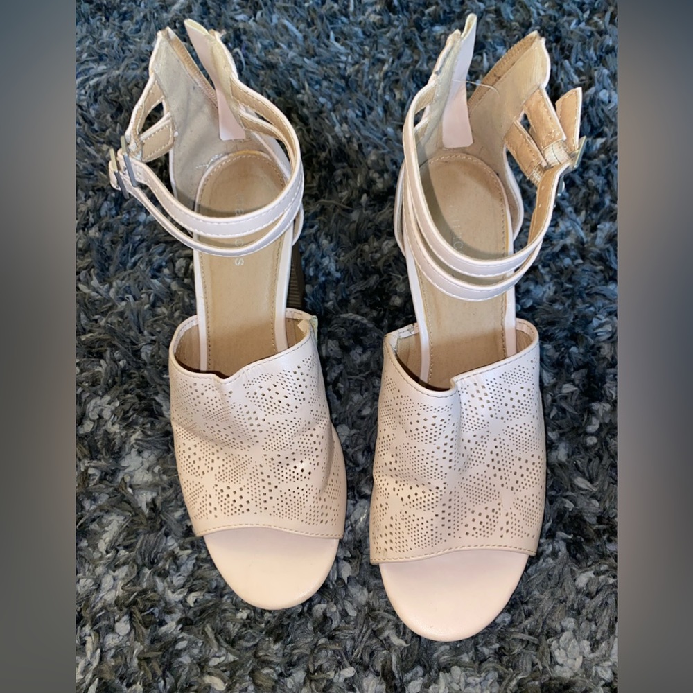 Super cute light pink heel sandals